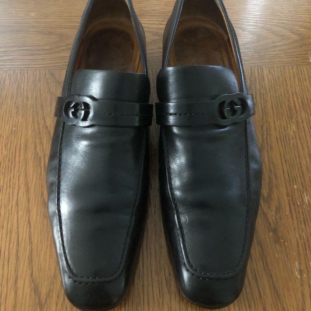 Gucci black slip on leather logo 12.5